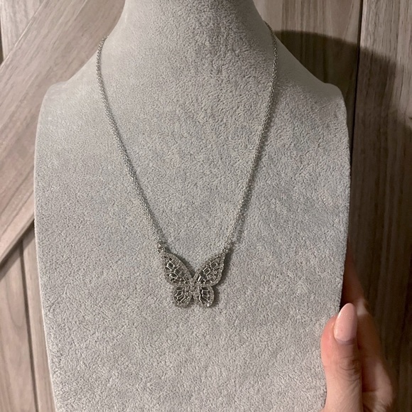 Necklace/Earrings & Ring Set - Picture 3 of 5